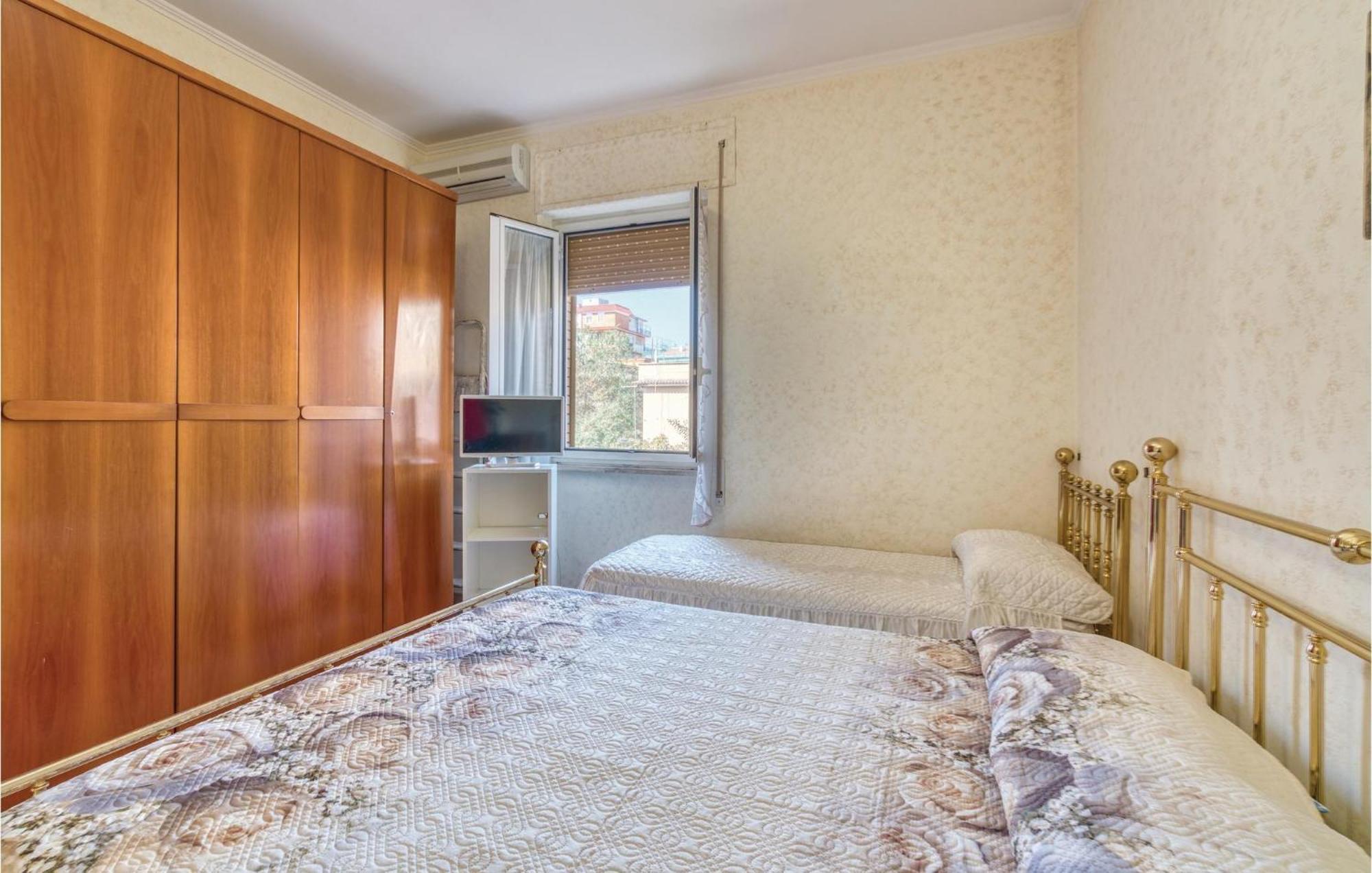 Gorgeous Apartment In Ladispoli Rm With Wifi Bagian luar foto