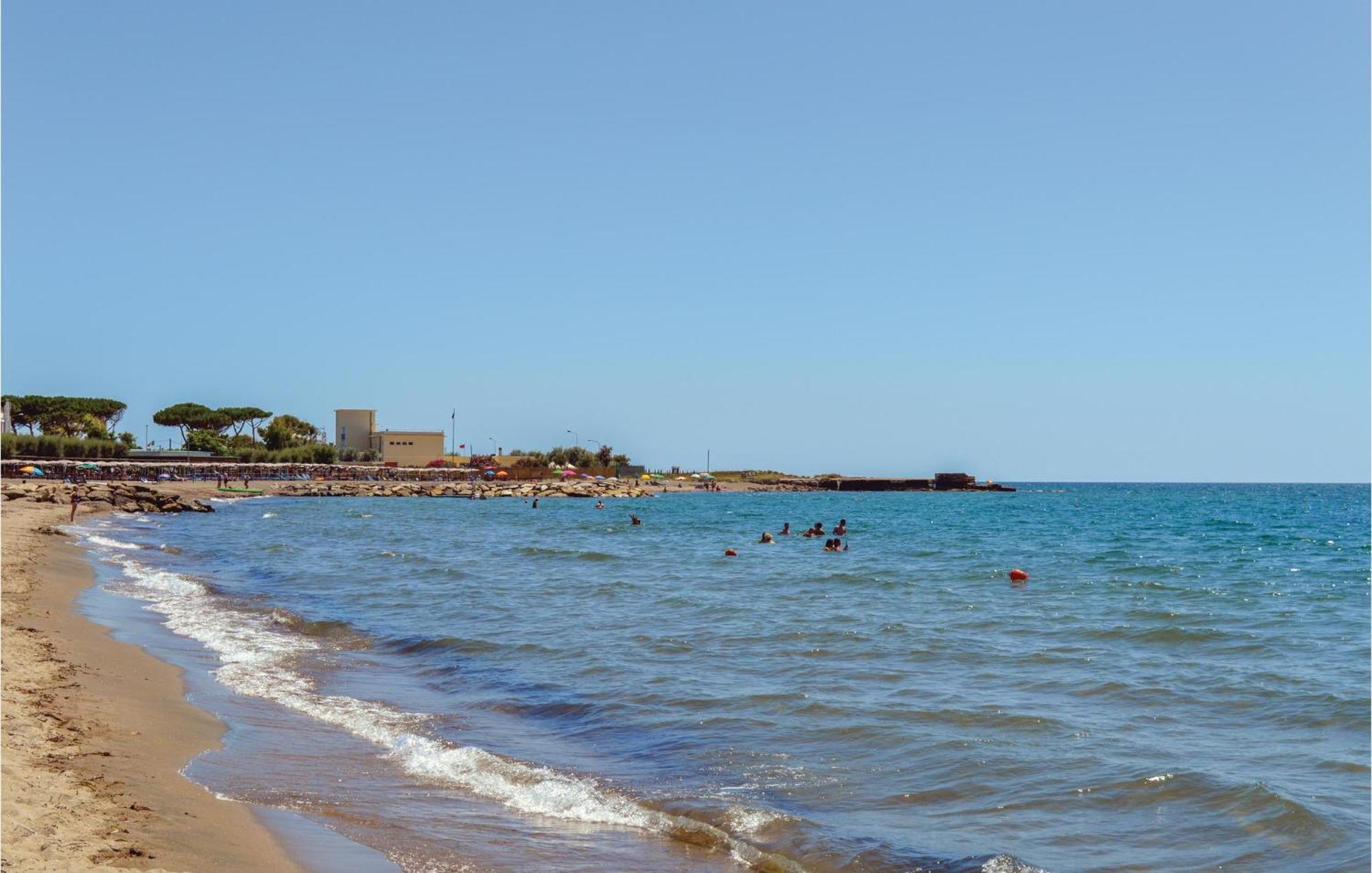 Gorgeous Apartment In Ladispoli Rm With Wifi Bagian luar foto